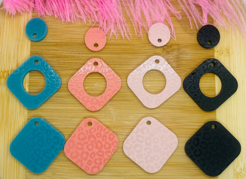 Monochromatic Leopard Square