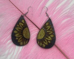 Sunflower on Wood